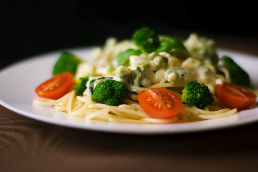 food-dinner-pasta-broccoli