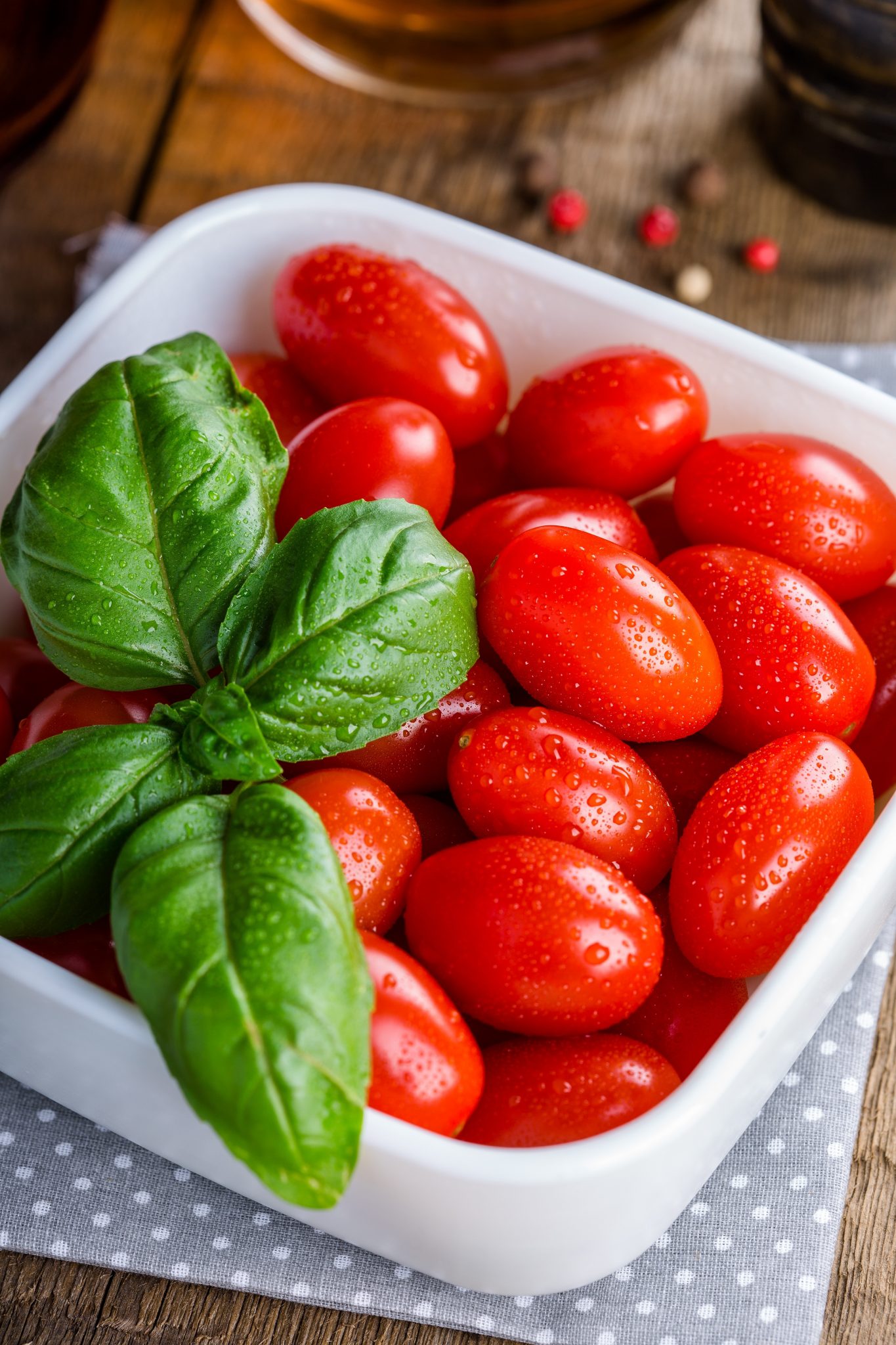 Jak si vypěstovat domácí rajčata ze semínek – krok za krokem